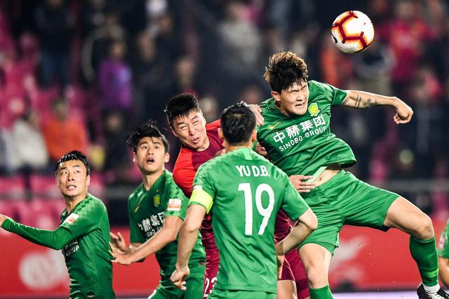  斯佩齐亚门将神勇发挥，多次扑救力保城门不失